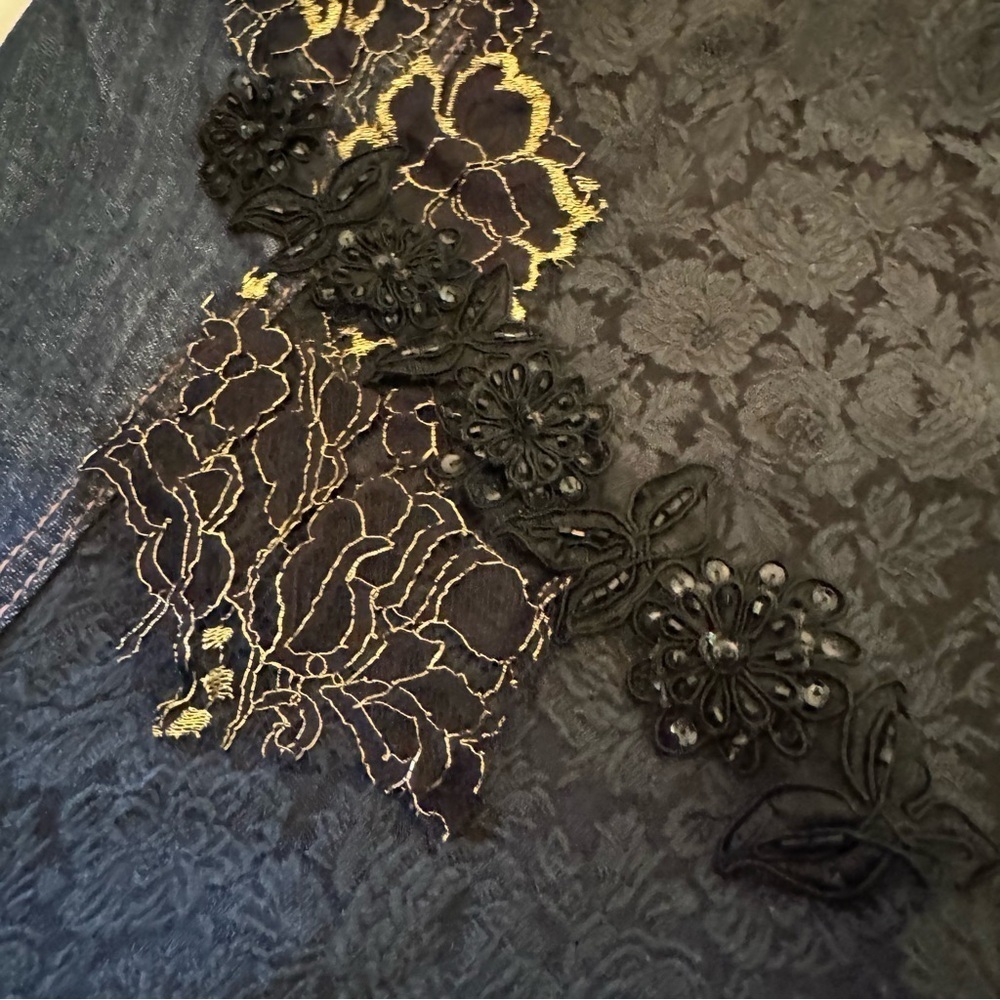 ❣️SOLD ❣️BEBE Lace Appliqué Long Gusset True Indigo Denim Skirt. Size 26. 40”L - Picture 14 of 17